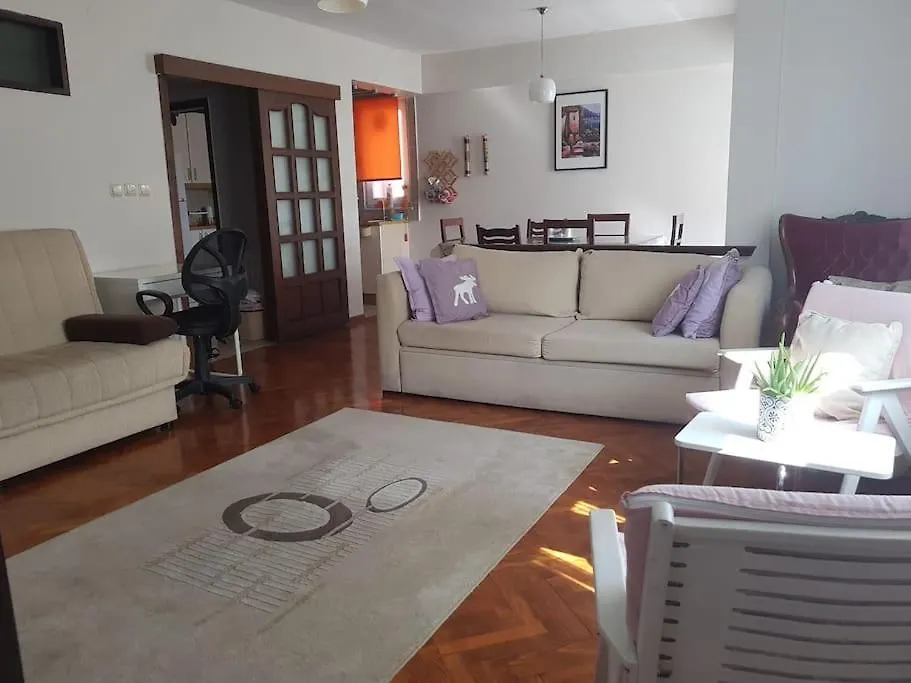 Apartment 15 Min To Saw Airport + 5 Min To City Metro Istanbul